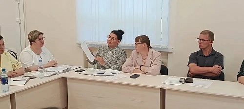 Организацию ритуальных услуг и содержание мест захоронений на территории округа обсудили депутаты на «круглом столе», который прошел в Собрании депутатов 11 июня. 